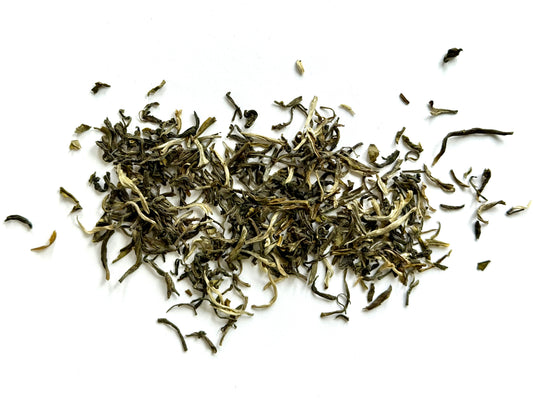 ZIRAN White Monkey bio zöld tea a Sonic Beans-től. A szezon első két hetében szüretelt fiatal tealevelekből és rügyekből készült.