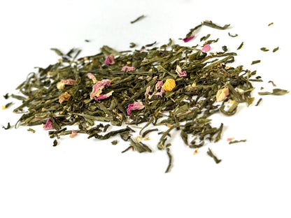ZIRAN Floral Silk bio zöld tea. 100% organikus alapanyagokból. A világ egyik legnépszerűbb zöld teája a Sencha, jázmin zöld tea és virágszirmok keveréke. A Sonic Beans garancia a kiváló minőségre. 